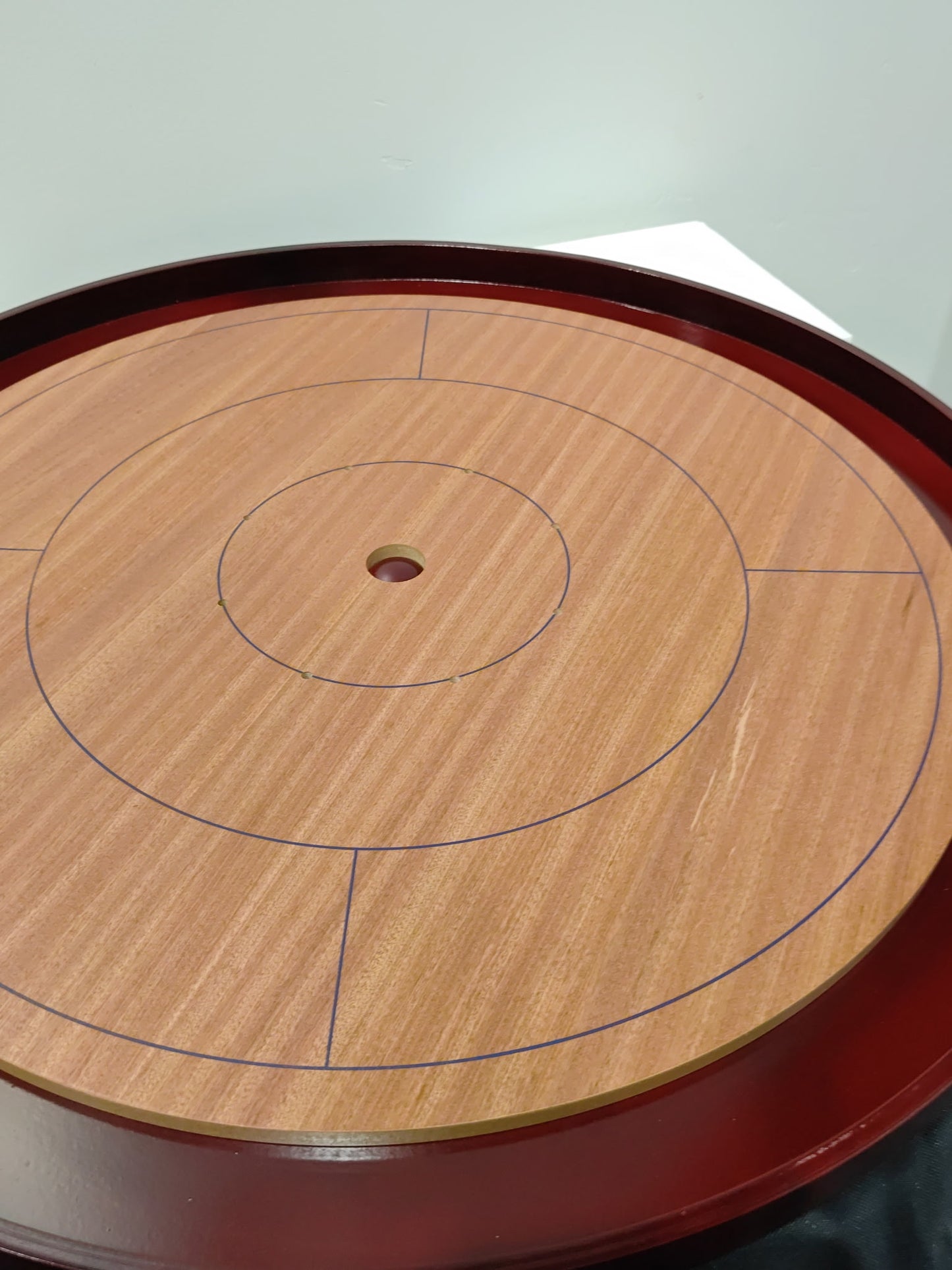 Imperfect/Returned Mahogany Tournament Edition Crokinole Board + Black Bag MDG-8314-A M55